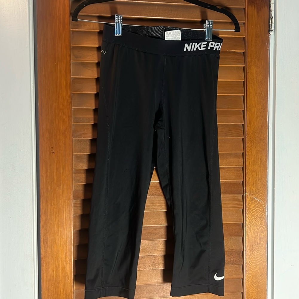 Nike Pro Dri-Fit  Capri Workout Pants
